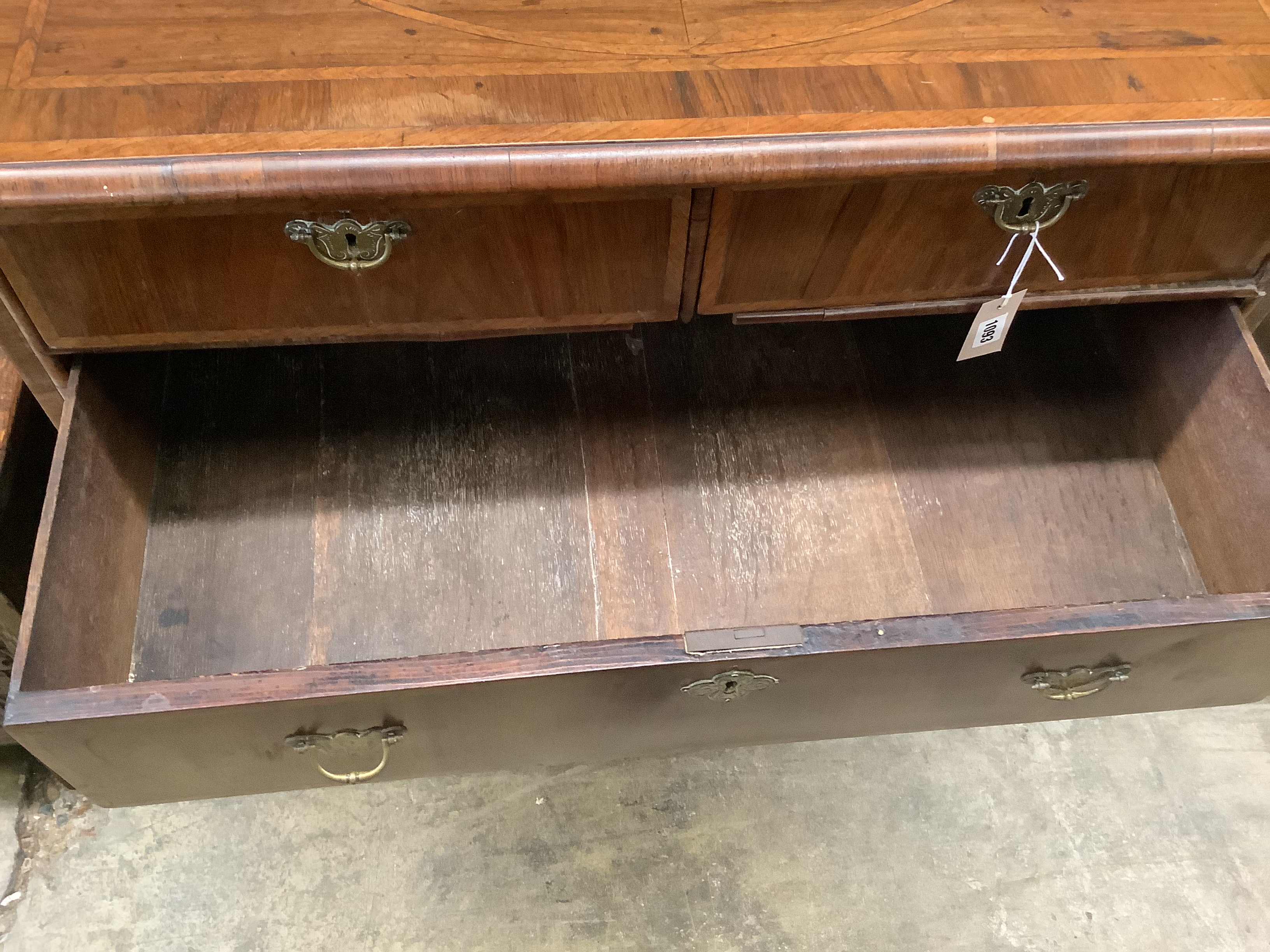 An 18th century feather banded walnut chest, width 94cm, depth 58cm, height 97cm